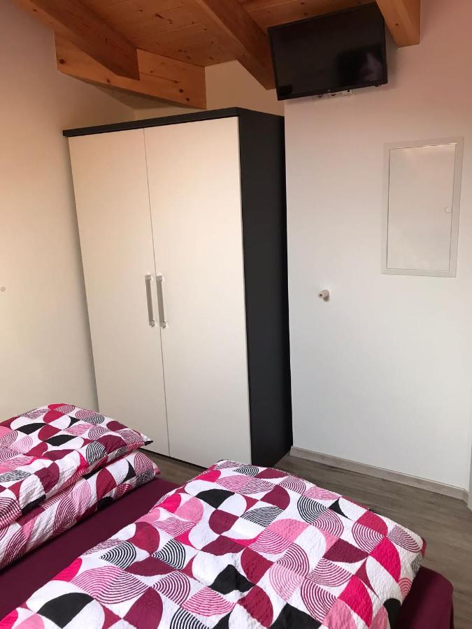 שוורצך Ferienwohnung Am Freibad מראה חיצוני תמונה